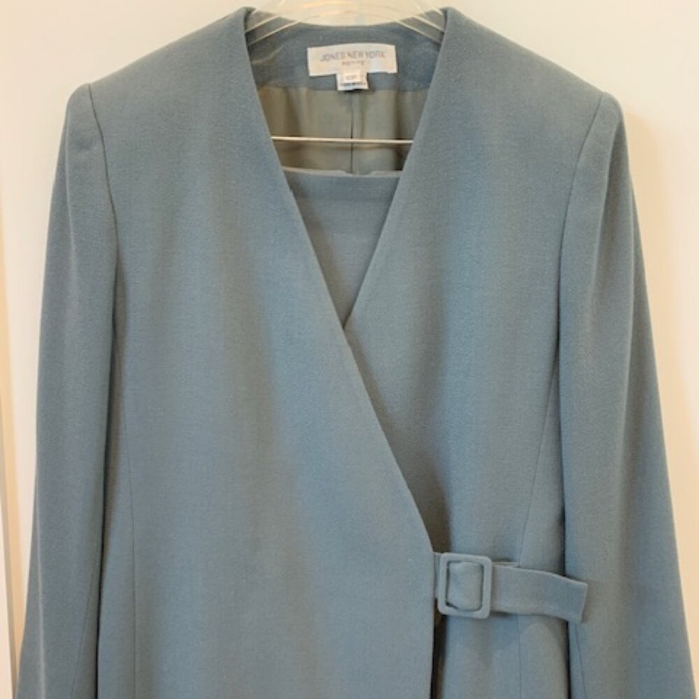 Jones New York, Asymmetric dove grey suit